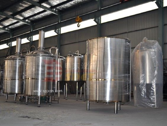 500L微型自釀酒店啤酒設備供