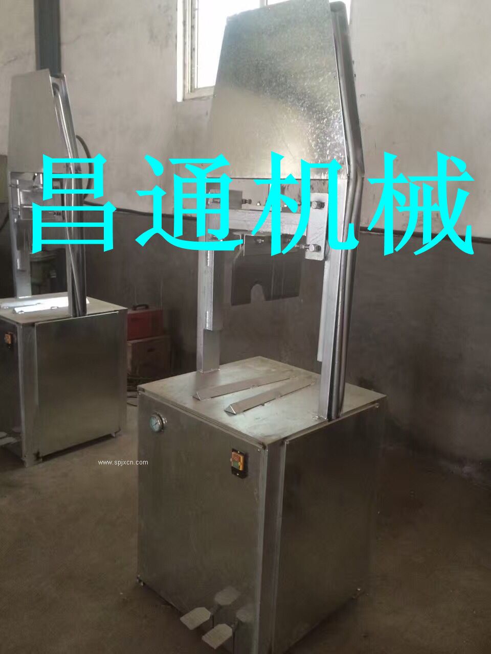 液壓式豬頭留腦劈半機，劈半設備