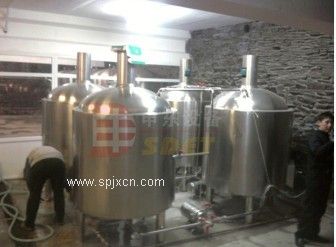 500L小型自釀酒店啤酒設備